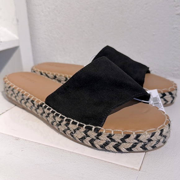Old Navy Shoes - NWT Old Navy Black and Tan Espadrille Slide On Sandals Women’s Size 9